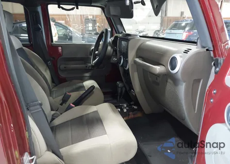 2010 Jeep Wrangler Unlimited Sahara из США, поврежденный, VIN 1J4HA5H1XAL175960